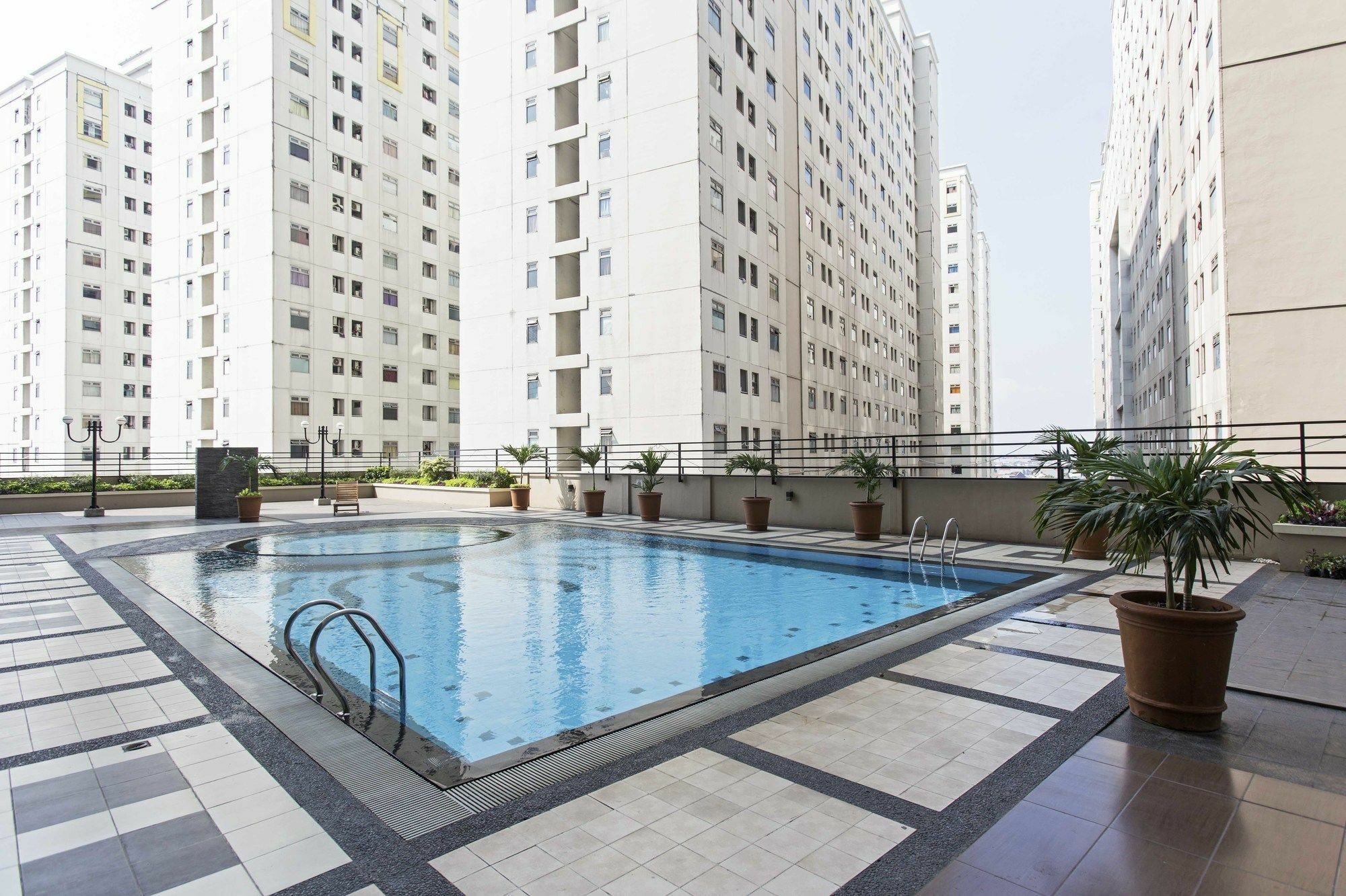 Reddoorz Apartment @ Pegangsaan Kelapa Gading 3 Jakarta Exteriör bild